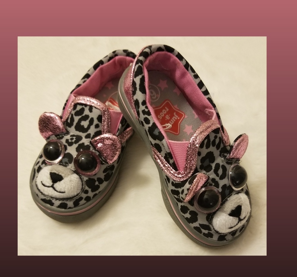 BNWT, Toddler girl size 6, Jump A Roos Slip Ons